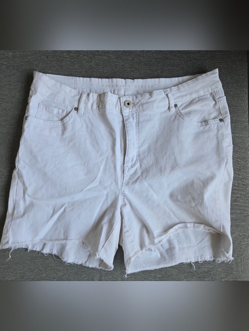 18W White Denim Shorts - Classic Casual Fit